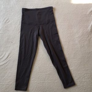 CROPPED GRAY LEGGINGS